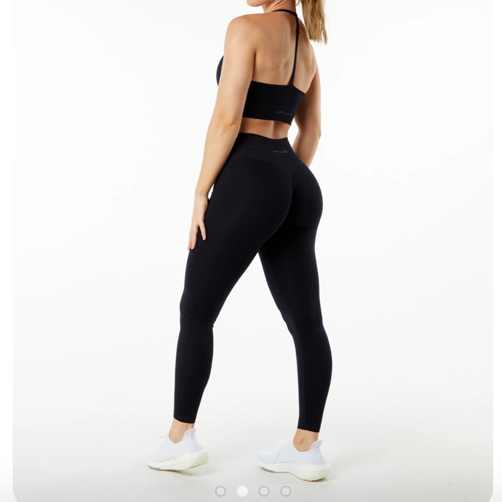 Alphalete Wonder legging 27"